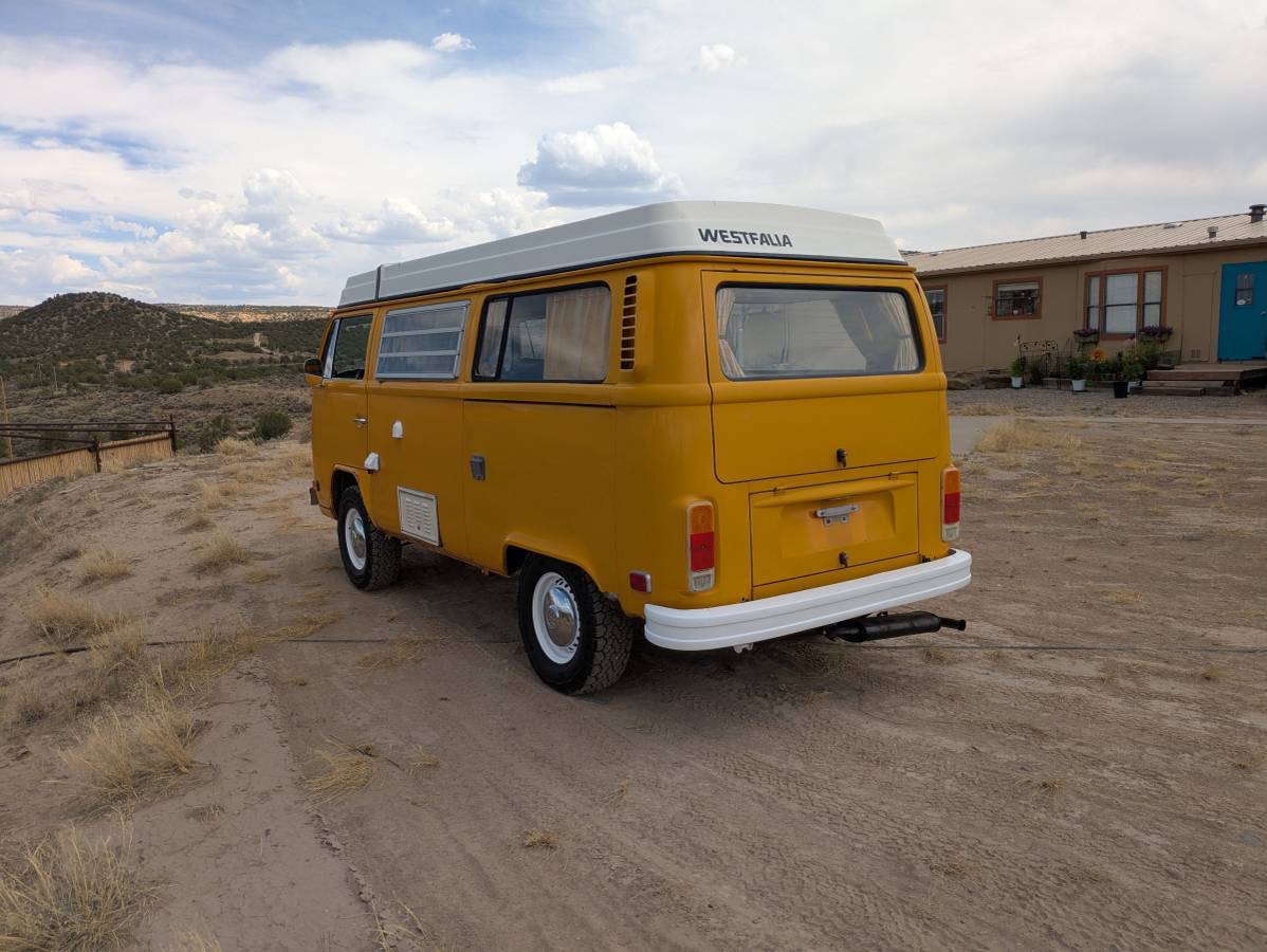 Volkswagen-camper-bus-1976-4