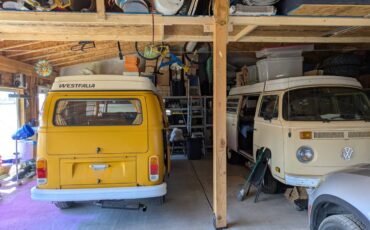 Volkswagen-camper-bus-1976-5