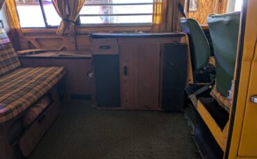 Volkswagen-camper-bus-1976-6