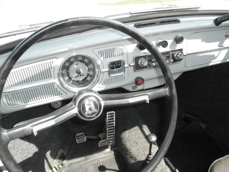 Volkswagen-convertible-1967-grey-10