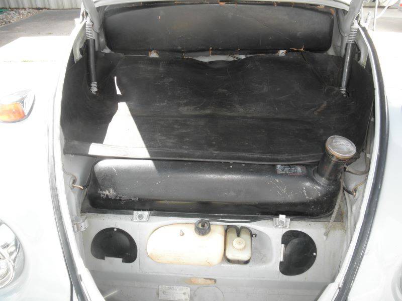 Volkswagen-convertible-1967-grey-14