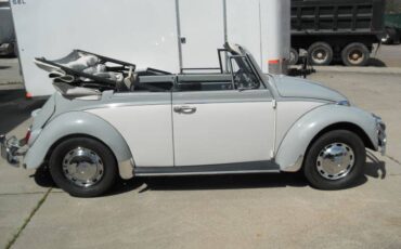 Volkswagen-convertible-1967-grey