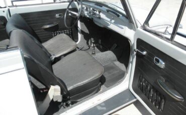 Volkswagen-convertible-1967-grey-5