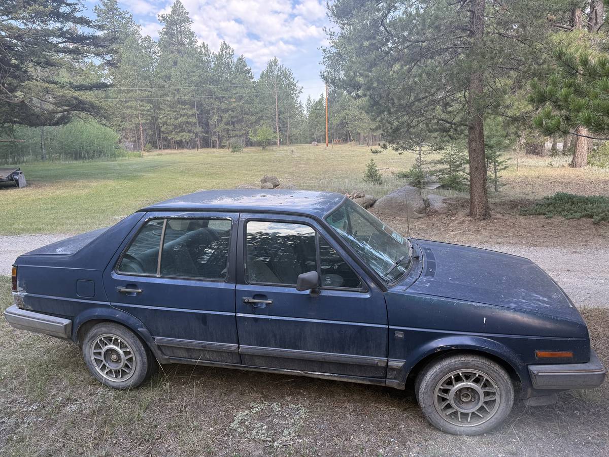 Volkswagen-diesel-jetta-1986-blue-2