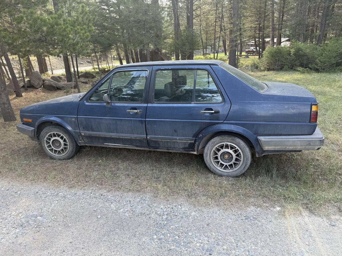 Volkswagen-diesel-jetta-1986-blue-3