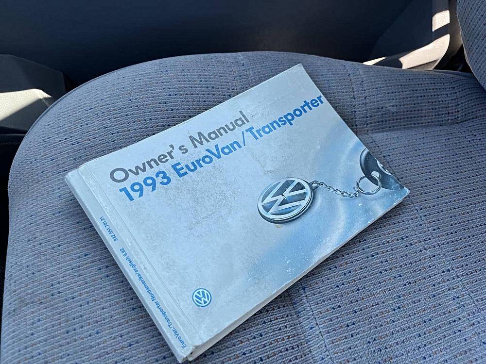 Volkswagen-eurovan-1993-custom-15