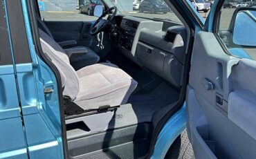 Volkswagen-eurovan-1993-custom-20