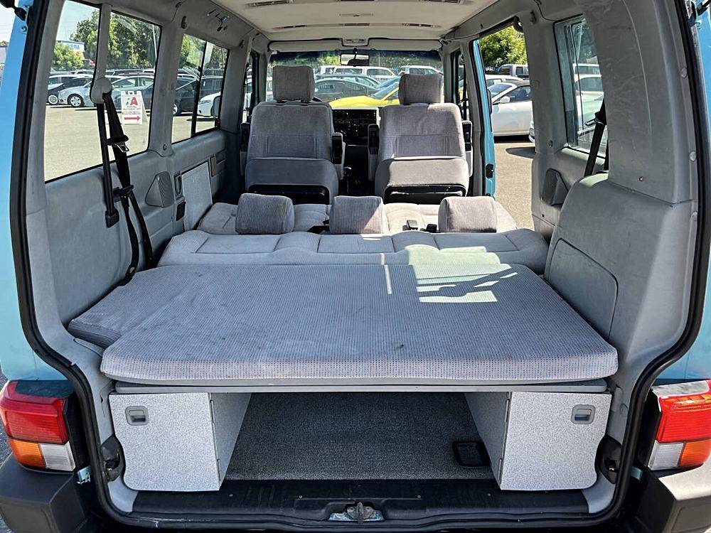 Volkswagen-eurovan-1993-custom-22