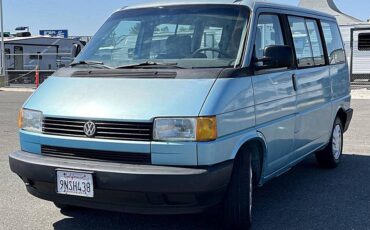 Volkswagen-eurovan-1993-custom-3