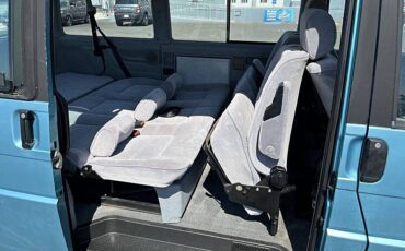 Volkswagen-eurovan-1993-custom-4