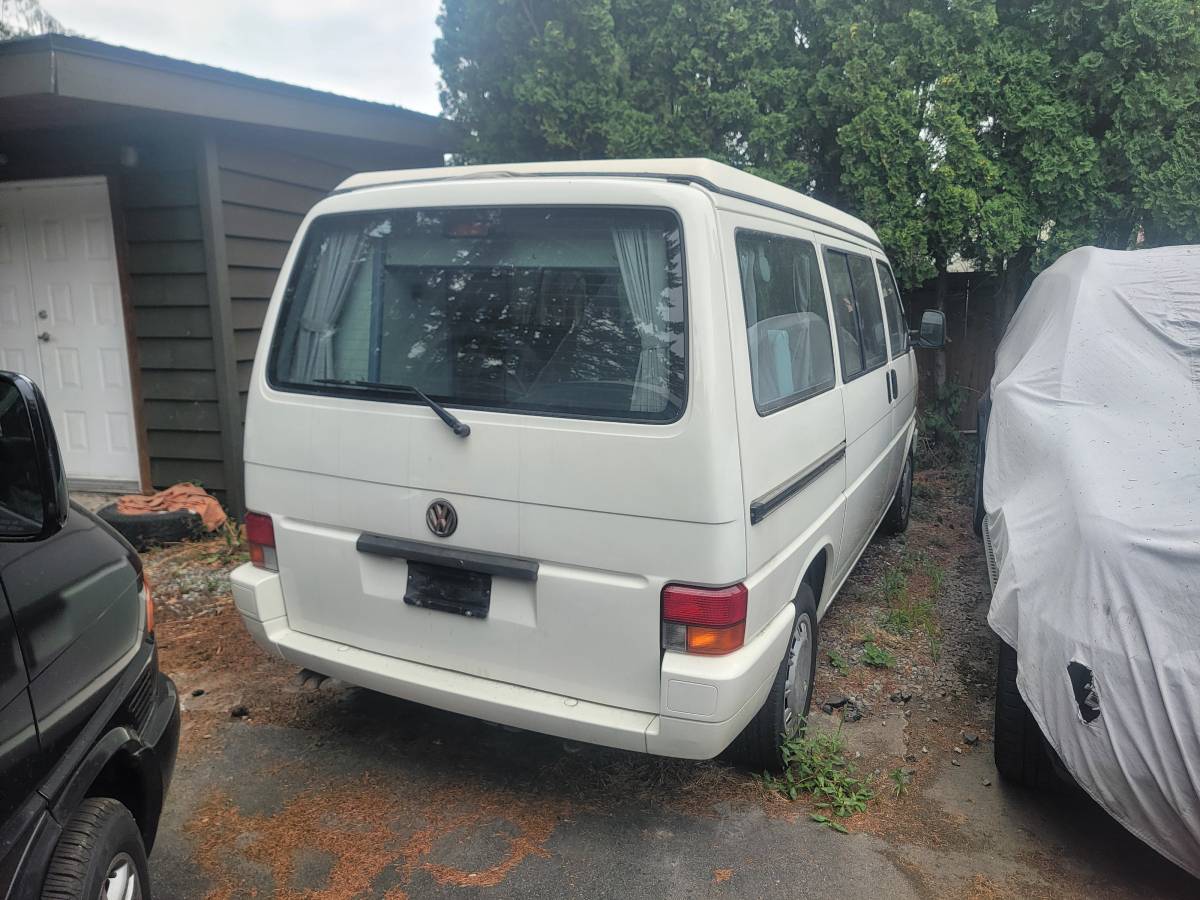 Volkswagen-eurovan-camper-1993-white-1