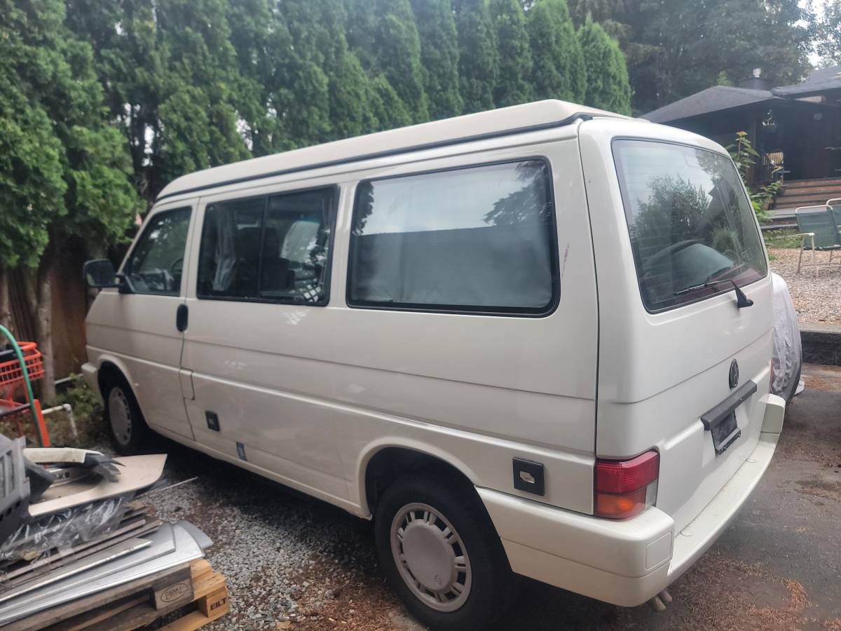 Volkswagen-eurovan-camper-1993-white-2