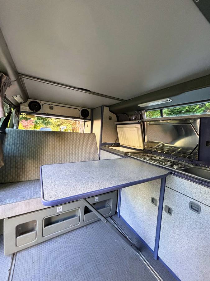 Volkswagen-eurovan-westfalia-1994-white-4