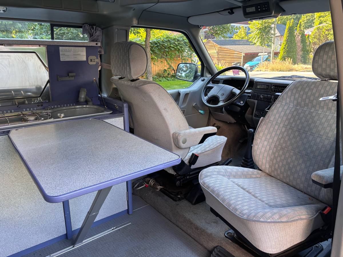 Volkswagen-eurovan-westfalia-1994-white-5