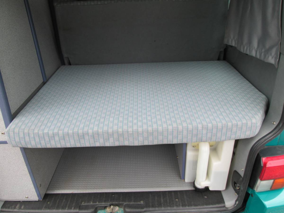 Volkswagen-eurovan-westfalia-1995-green-10