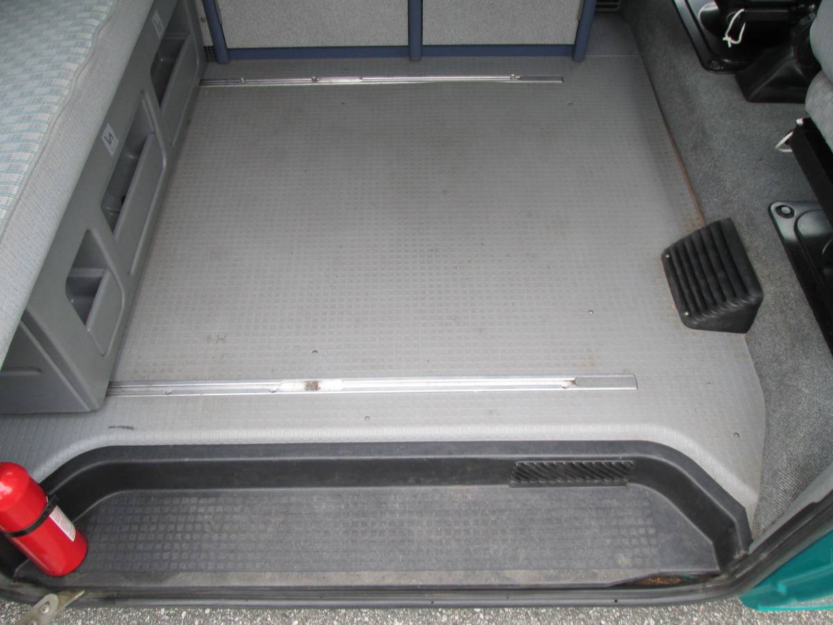Volkswagen-eurovan-westfalia-1995-green-11