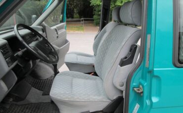 Volkswagen-eurovan-westfalia-1995-green