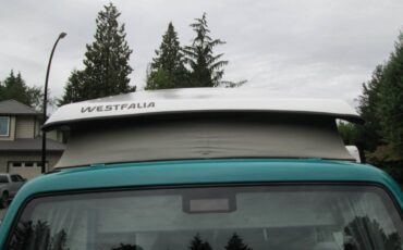 Volkswagen-eurovan-westfalia-1995-green-7