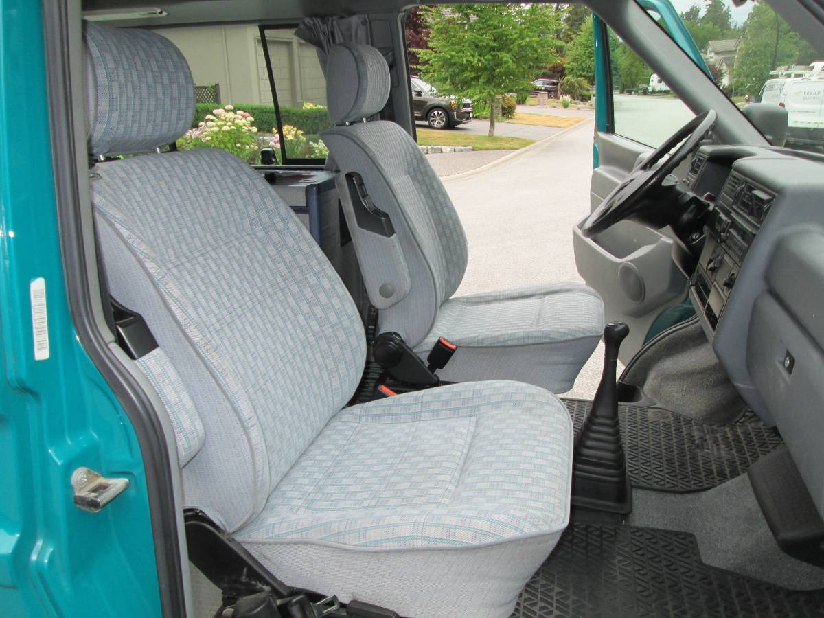 Volkswagen-eurovan-westfalia-1995-green-9