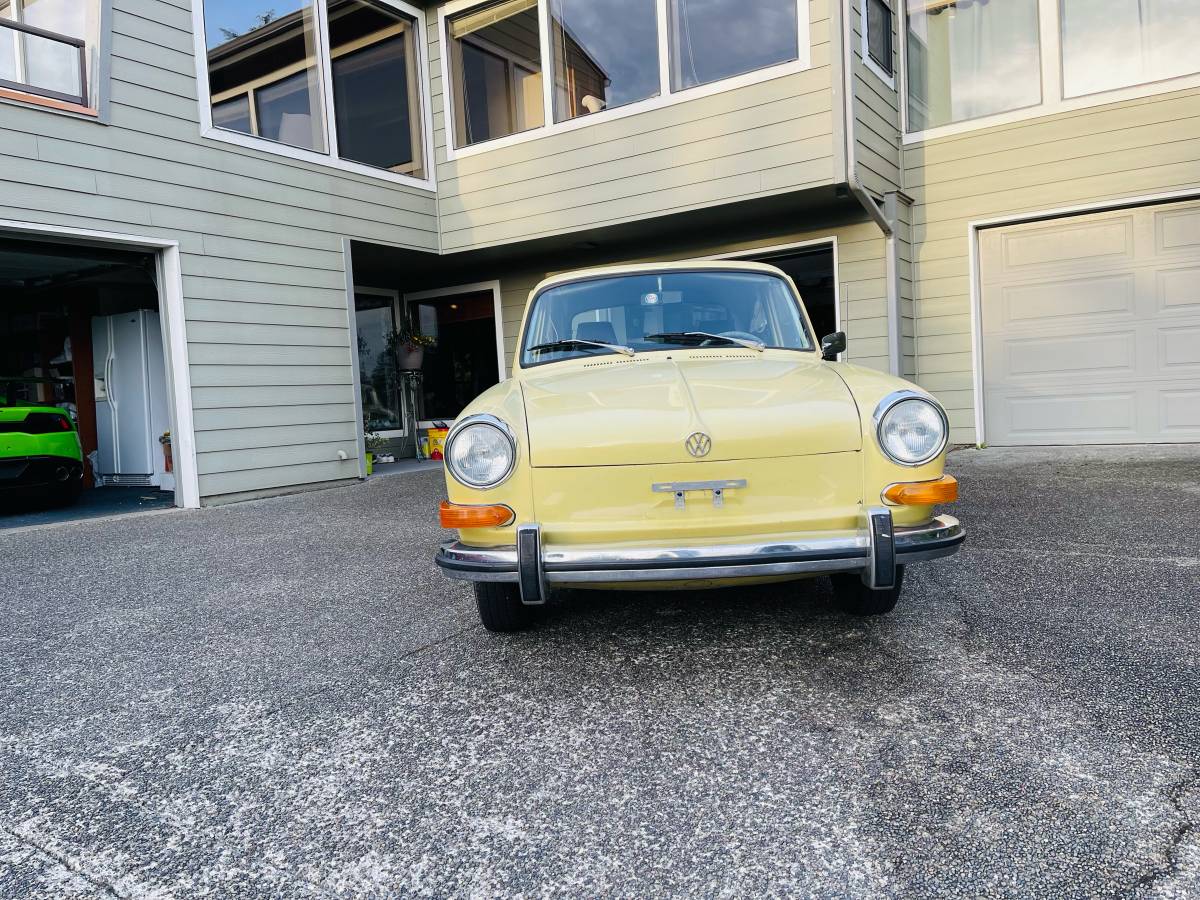 Volkswagen-fastback-type3-1971-brown-1