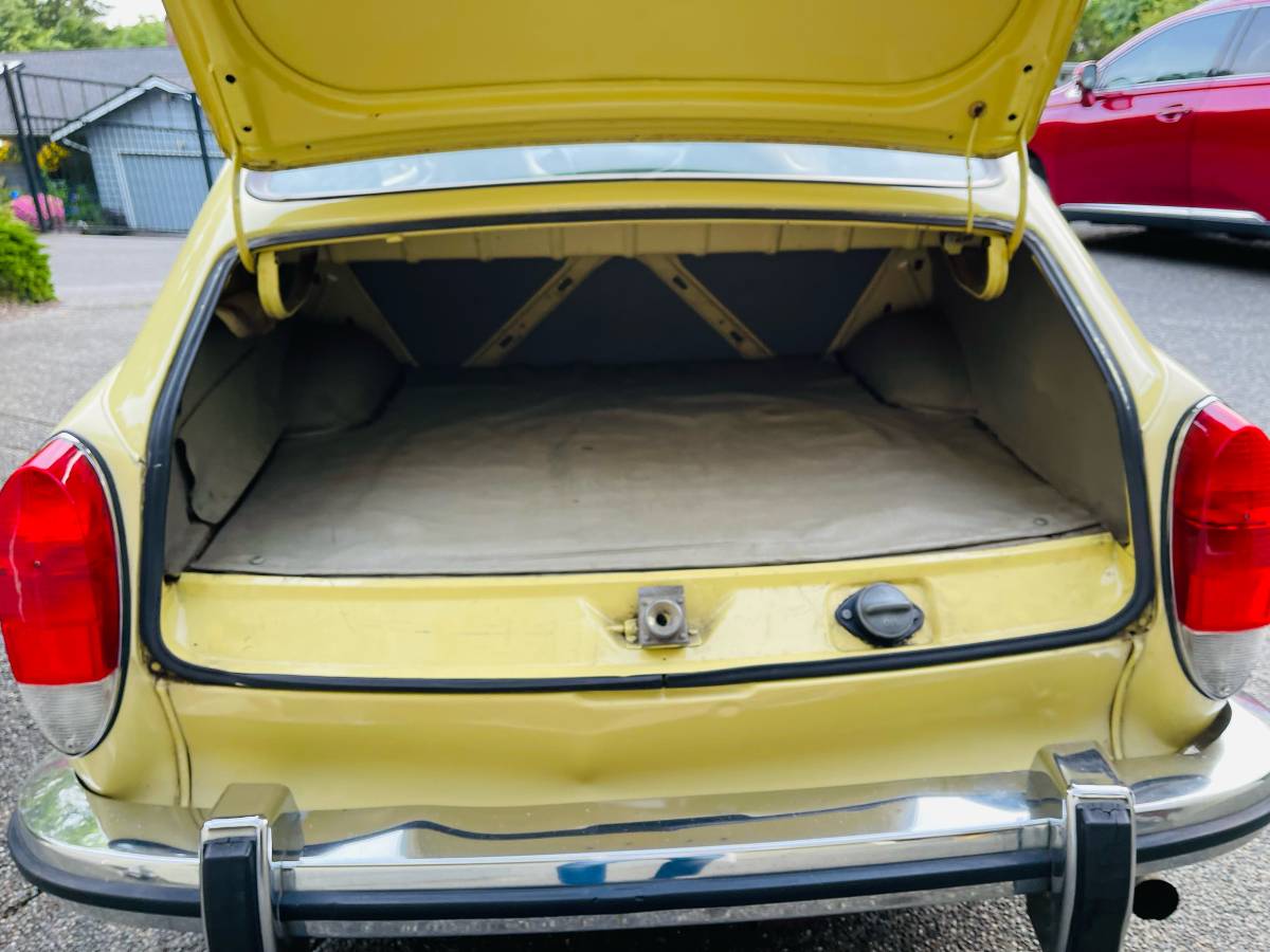 Volkswagen-fastback-type3-1971-brown-11