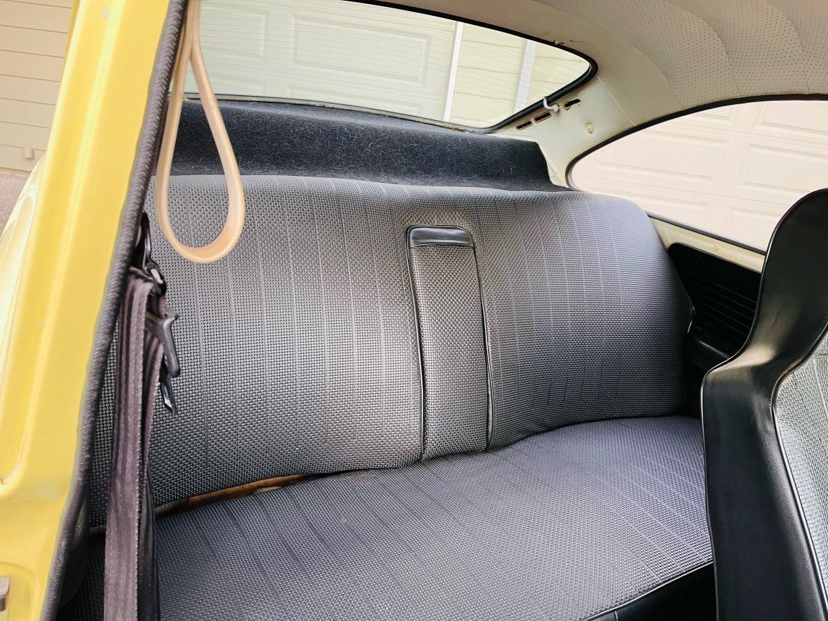 Volkswagen-fastback-type3-1971-brown-15