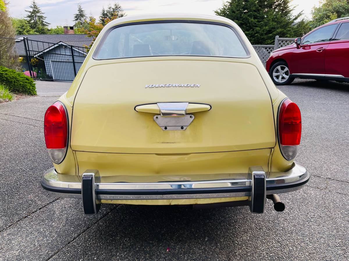 Volkswagen-fastback-type3-1971-brown-3