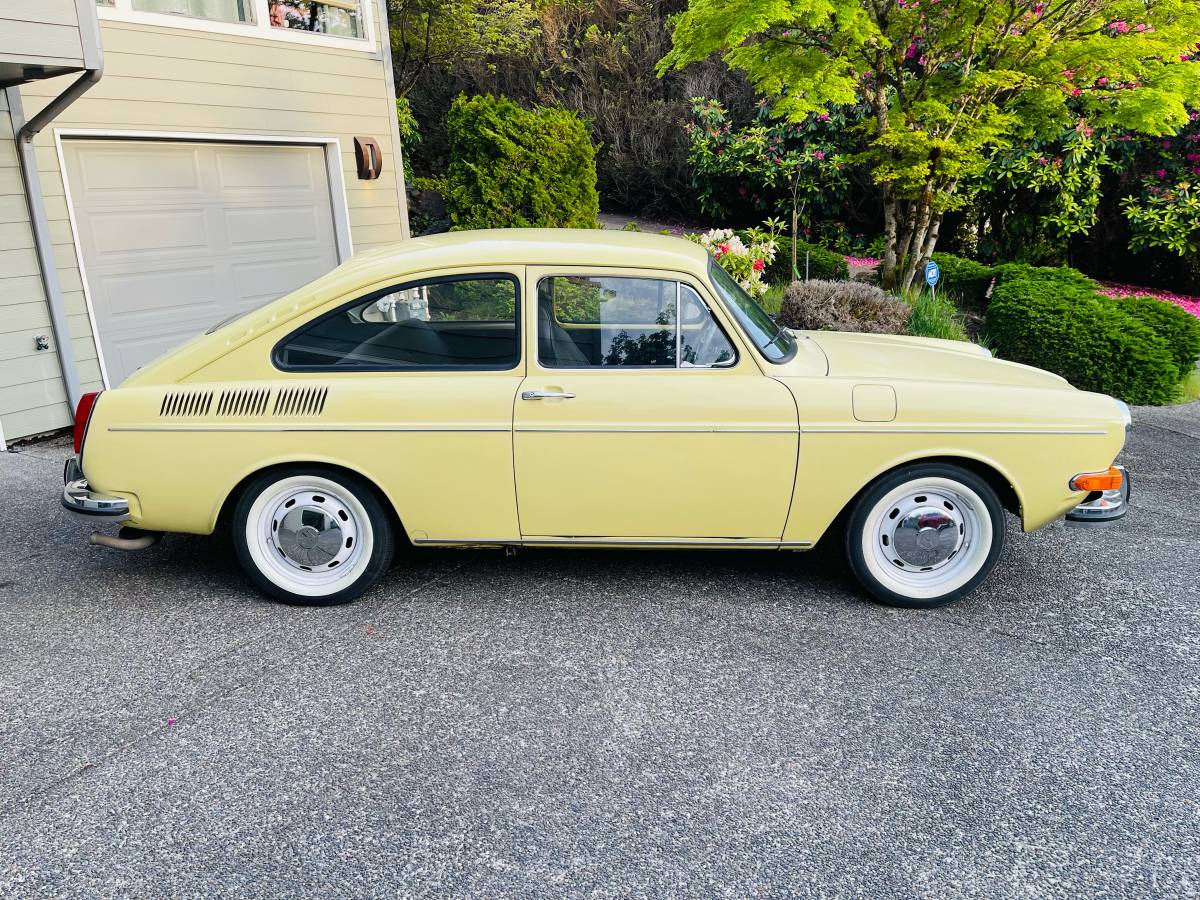 Volkswagen-fastback-type3-1971-brown-6