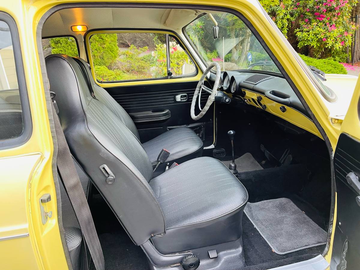 Volkswagen-fastback-type3-1971-brown-9