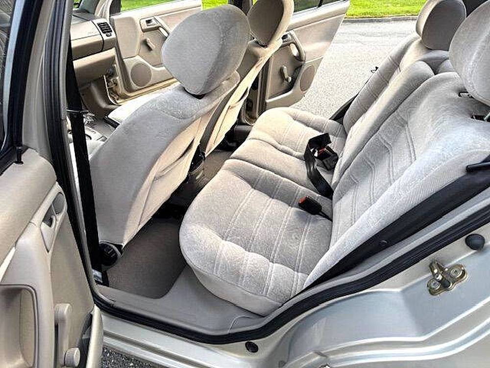 Volkswagen-jetta-1995-silver-19