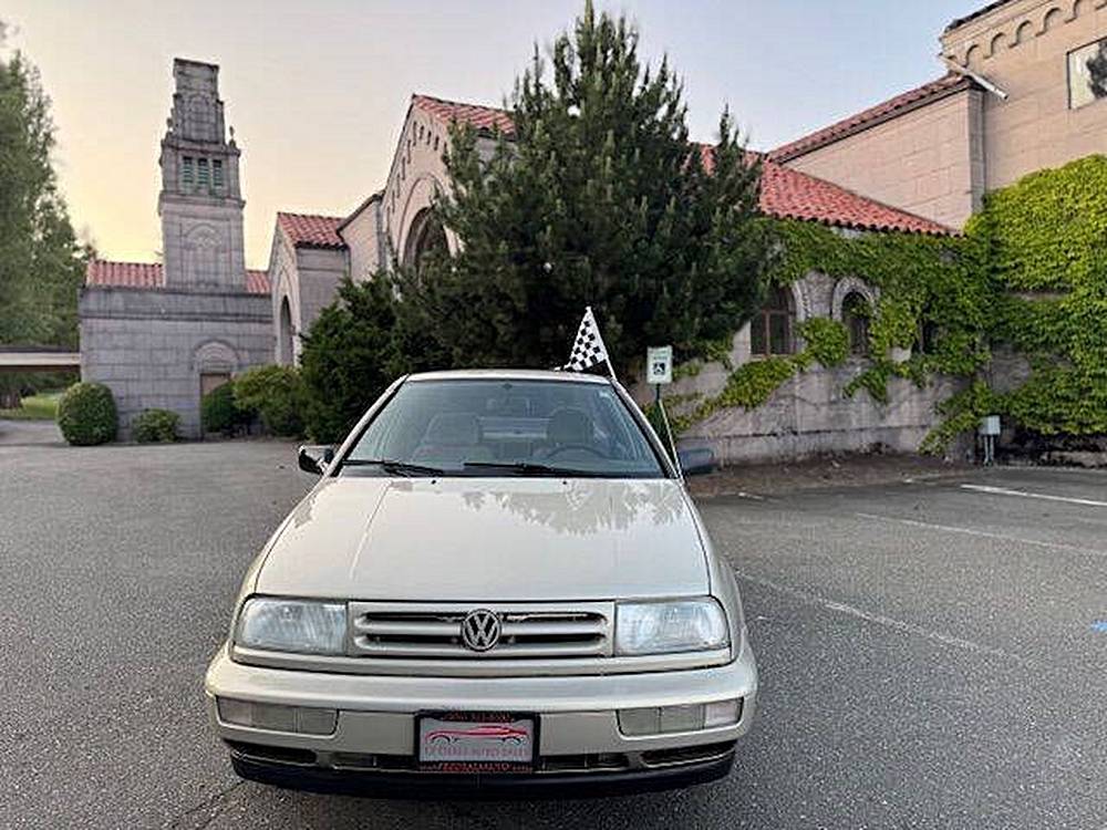 Volkswagen-jetta-1995-silver-2