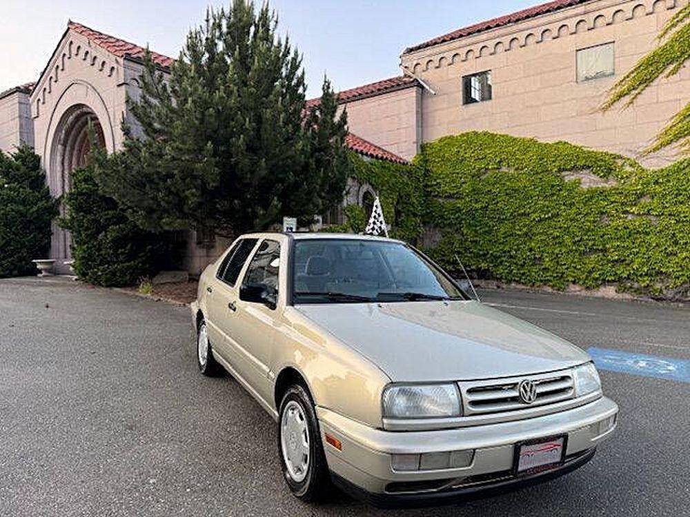 Volkswagen-jetta-1995-silver-3