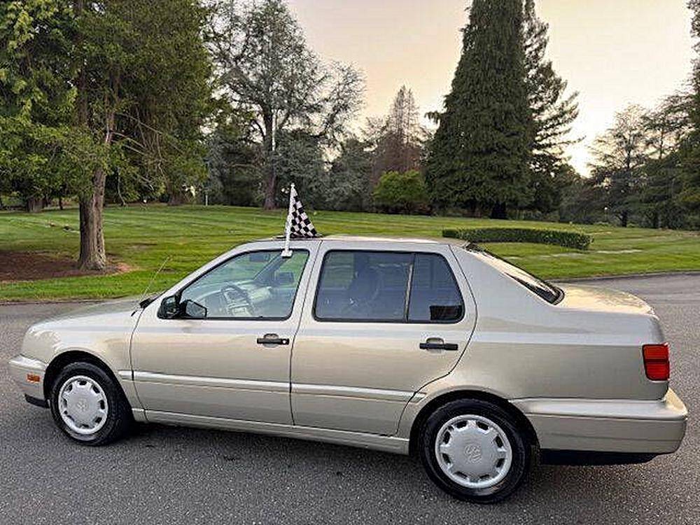 Volkswagen-jetta-1995-silver-8