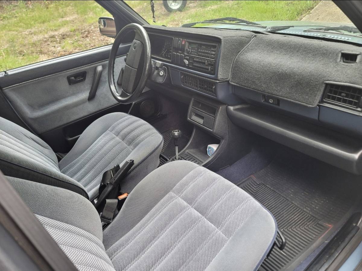 Volkswagen-jetta-diesel-1991-blue-1