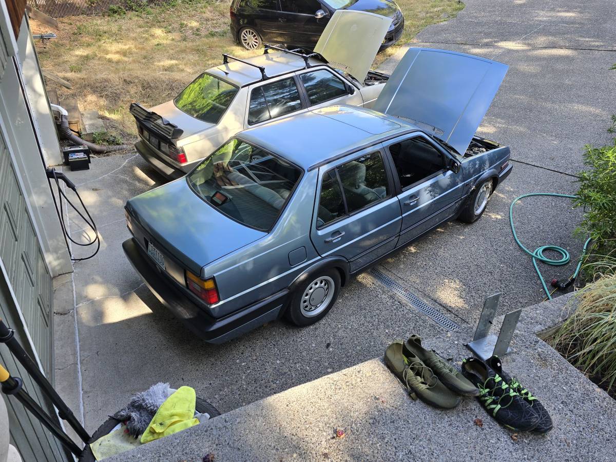 Volkswagen-jetta-diesel-1991-blue-6