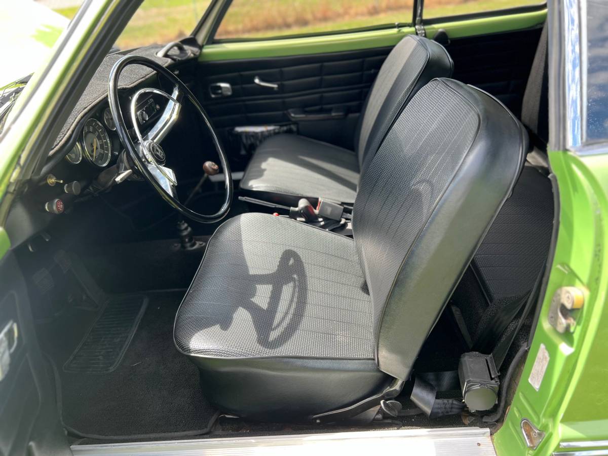 Volkswagen-karmann-ghia-1967-10