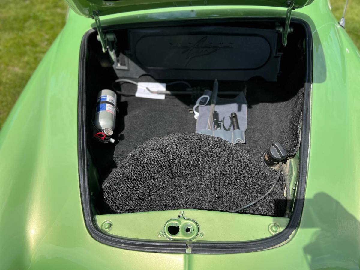 Volkswagen-karmann-ghia-1967-6