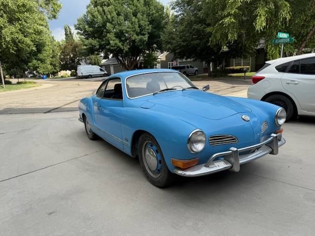 Volkswagen-karmann-ghia-1970-blue-1