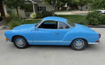Volkswagen-karmann-ghia-1970-blue