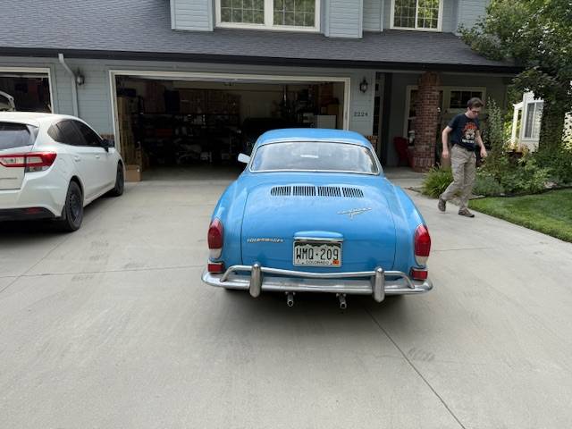 Volkswagen-karmann-ghia-1970-blue-4