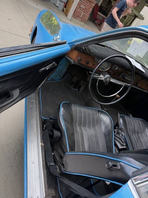 Volkswagen-karmann-ghia-1970-blue-5