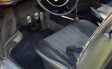 Volkswagen-karmann-ghia-1970-red-9