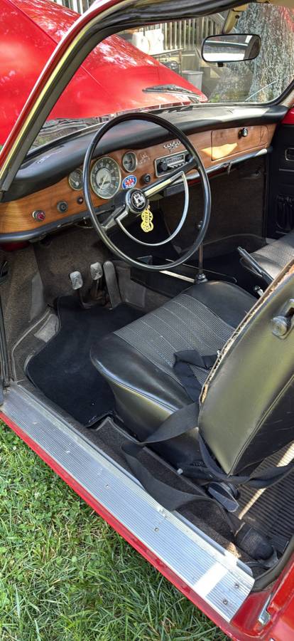 Volkswagen-karmann-ghia-1970-red-9