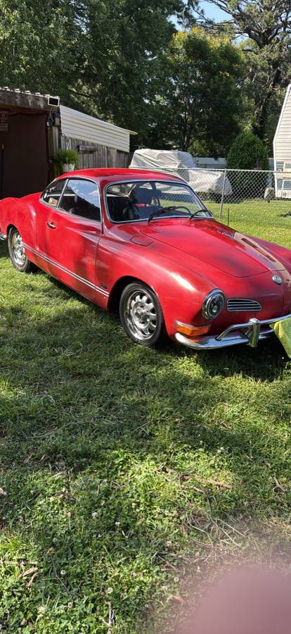 Volkswagen-karmann-ghia-1970-red