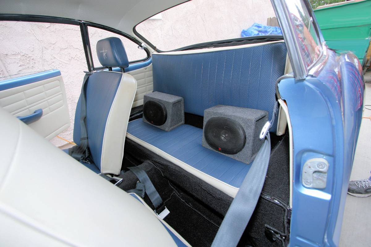 Volkswagen-karmann-ghia-1971-blue-5