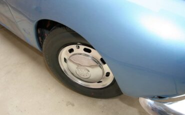 Volkswagen-karmann-ghia-1971-blue-7