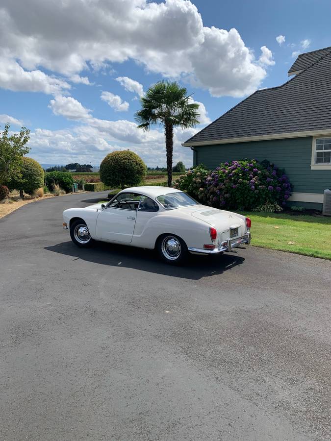 Volkswagen-karmann-ghia-1971-white-3