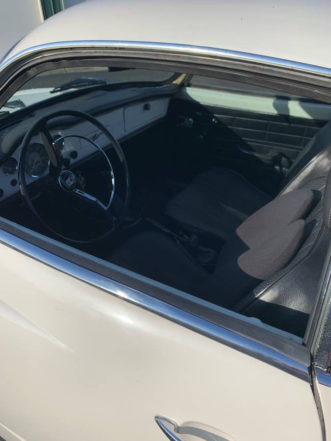 Volkswagen-karmann-ghia-1971-white-8