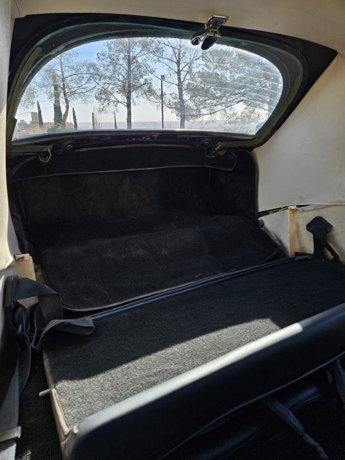 Volkswagen-karmann-ghia-1972-blue-6