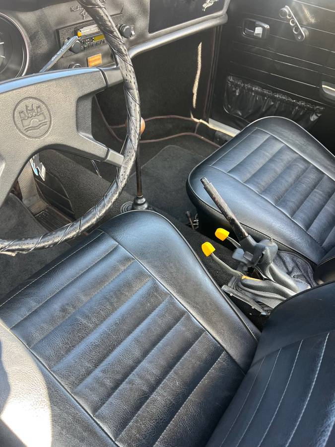Volkswagen-karmann-ghia-1974-blue-11